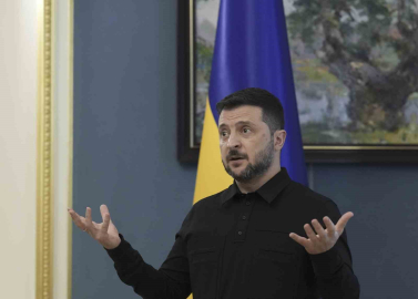 Zelenskiy: "Esad gibi pisliklerin harabeye çevirdiği ülkelerin yeniden inşasına yardımcı olan herkese minnettarız"