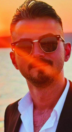 Çanakkale’de kuaför otomobilde yanarak can verdi