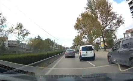 Makas anı kamerada...Kazaya ramak kaldı