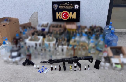 Çanakkale’de kaçakçılıkla mücadele operasyonu, çok sayıda sahte alkol ve kaçak silah yakalandı