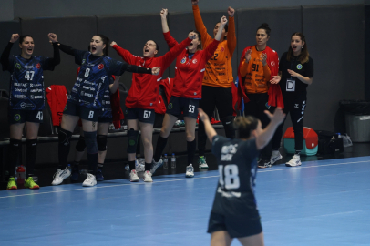 Büyükşehir Belediyespor EHF Avrupa Kupası’nda Tur Kapısını Araladı