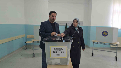 Kosova’nın tek Türk belediyesi Mamuşa’da Abdülhadi Krasniç yeniden seçimi kazandı