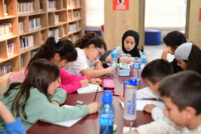 Osmangazi’de çocuklar hayallerini kağıda döküyor