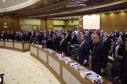 Bursa Büyükşehir Belediye Meclisi’nden Şehitlere Saygı Duruşu