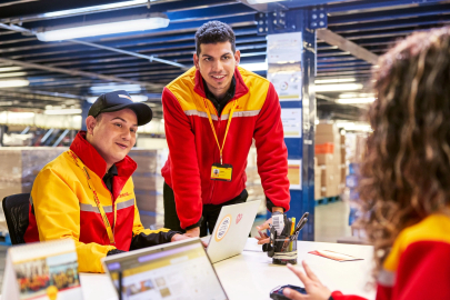 DHL Supply Chain, HappyRobot’un Yapay Zekâ Aracılarıyla Operasyonel Verimliliği ve Müşteri İletişimini İyileştiriyor