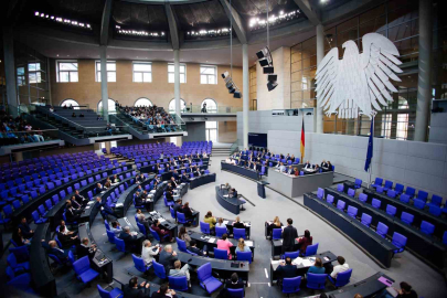 Alman Meclisinde şüpheli USB alarmı