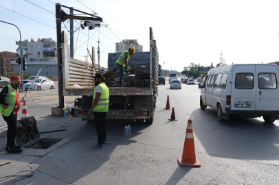 ASAT Kepez’de Yağmursuyu Hatlarını Temizliyor