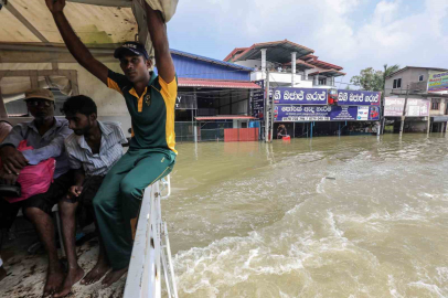 Güney Asya’daki sel ve toprak kaymalarında can kaybı bin 400’ü geçti