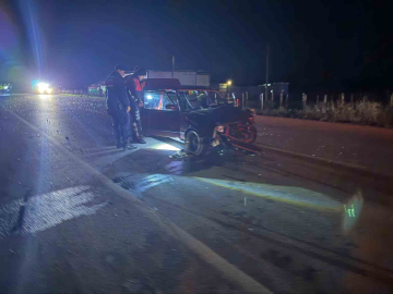 Bayramiç’te otomobille motorsiklet çarpıştı: 3 kişi yaralandı