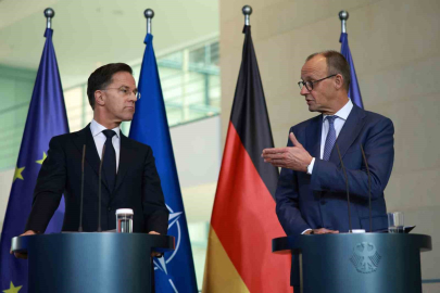 Almanya Başbakanı Merz: "Toprak tavizine cevap vermesi gerekenler öncelikle Ukrayna Başkanı ve halkıdır"