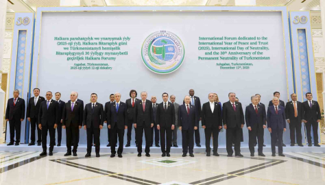 Cumhurbaşkanı Erdoğan, Türkmenistan’da aile fotoğrafı çekimine katıldı