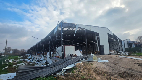 Nilüfer’de iki kaçak yapı daha yıkıldı