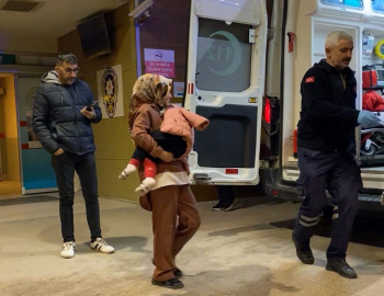 Üzerine şifonyer devrilen çocuk hastaneye kaldırıldı