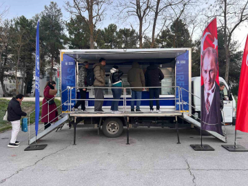 Bursa’da üniversite öğrencilerine sıcak çorba