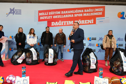 500 Okula Spor Malzemesi Dağıtıldı