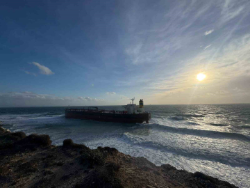Bozcaada açıklarında karaya oturan tankerin 19 Aralık’ta Akdeniz’de vurulduğu ortaya çıktı