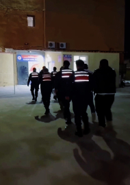 Çanakkale’de göçmen kaçakçılığı operasyonu: 4 organizatör ve 25 kaçak göçmen yakalandı