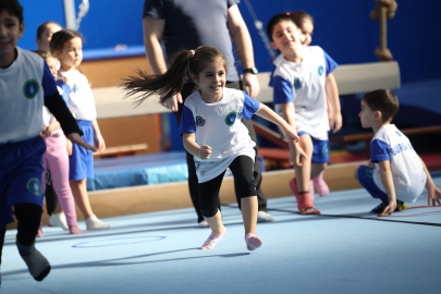 Bursa'da Kış Spor Okulları'nda eğlence ve spor bir arada