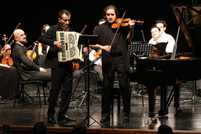 Bursa'da Müzik Tutkunlarını Mest Eden Gece