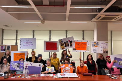 Bursa’da Kadınların Sesi Sanatla Yükseliyor: "Feminist Kolaj ve Döviz Atölyesi"