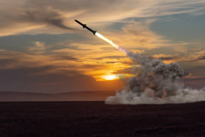 Erbil Uluslararası Havalimanı’na Balistik Füze ve İHA Saldırısı