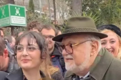 İlber Ortaylı'nın Cenaze Töreni'nde Selfie Rezaleti