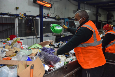 Bursa Yıldırım'da geri dönüşüm her ay 5 bin ağacı kurtarıyor