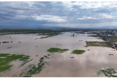 Bursa Karacabey’de Tarım Arazileri Göle Döndü: Sağanak Yağış Üreticiyi Vurdu