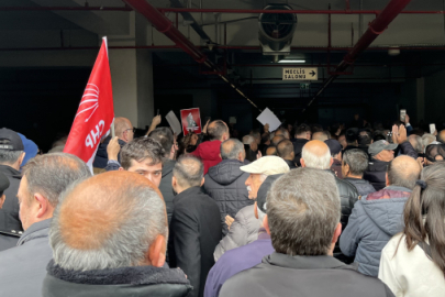 Bursa Büyükşehir’de Seçim Gerginliği: Barikatlar Aşıldı, Camlar Kırıldı!