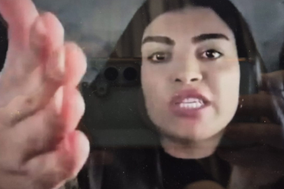 Bursa'da canlı yayın dehşeti! Tartıştığı kadını sokak ortasında bıçakladı