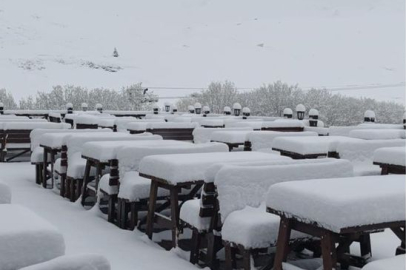 Uludağ’da Nisan Sürprizi: Bahar Beklerken Kar Kalınlığı 1 Metreye Ulaştı!
