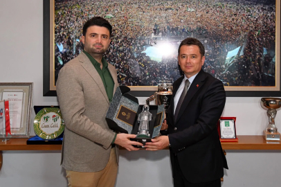Başkan Erkan Aydın’dan Bursaspor’a tebrik ziyareti