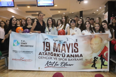 İzmitli gençler bowlingte buluştu