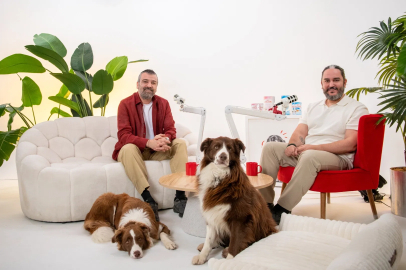 Yavru Kedi ve Köpeklere Süt Verilir mi? Tuvalet Eğitimi Nasıl Olmalı? 