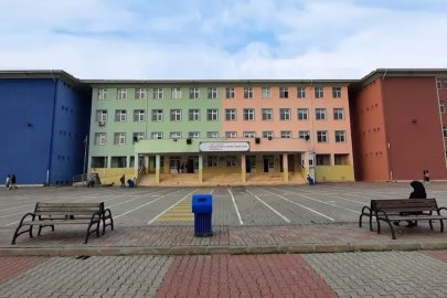 Başakşehir’de ortaokulda kavga: 8 öğrenci yaralı
